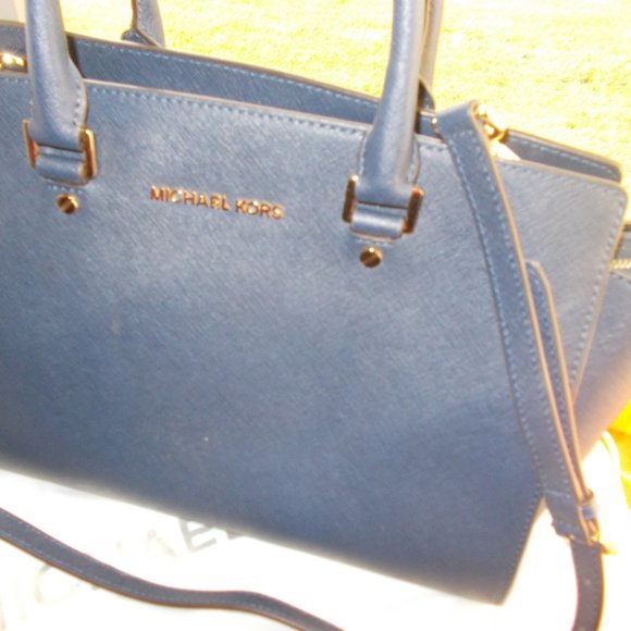 Michael Kors Navy Blue Saffiano Leather Handbag - Picture 2 of 14